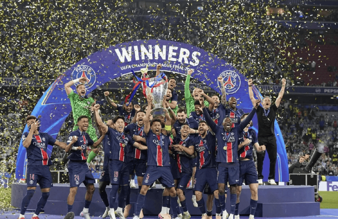 云鼎娱乐网站关于刚刚！冲刺阶段巴黎圣日耳曼调整名单以备意大利杯里尔围绕欧冠单刀错失，埃因霍温赛前状态回暖的信息